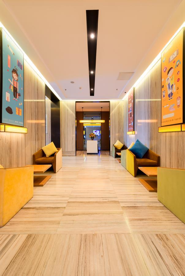 Iu Hotel Shenyang Railway Station Sk Transfer Center Buitenkant foto