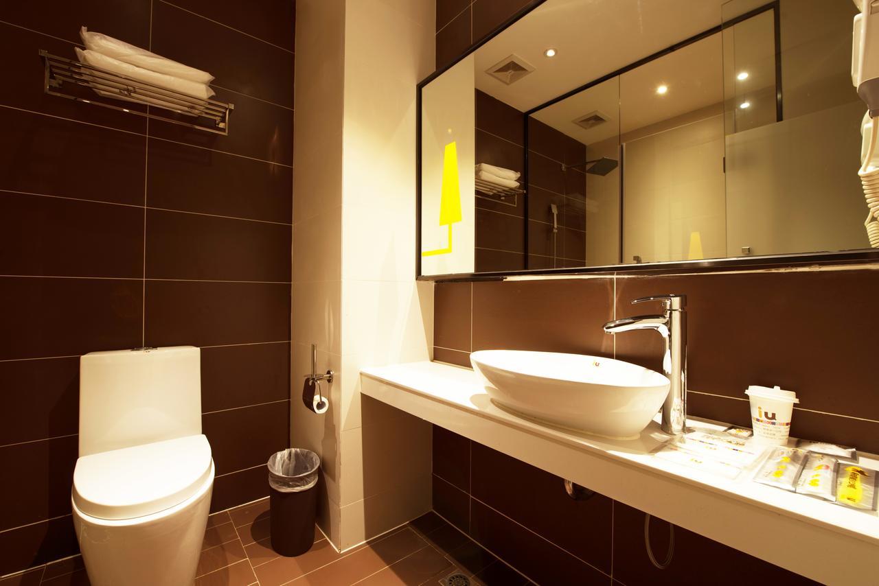 Iu Hotel Shenyang Railway Station Sk Transfer Center Buitenkant foto