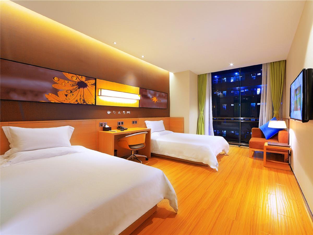 Iu Hotel Shenyang Railway Station Sk Transfer Center Buitenkant foto
