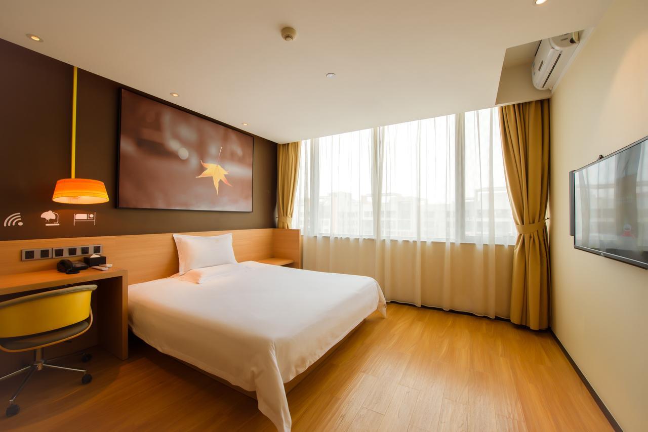 Iu Hotel Shenyang Railway Station Sk Transfer Center Buitenkant foto